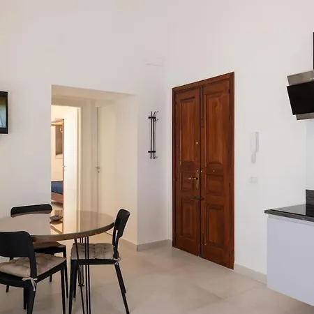 Collegiata - Downtown Apartment *